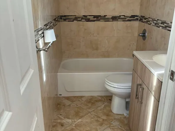 504 Seneca Avenue image 3 of 7