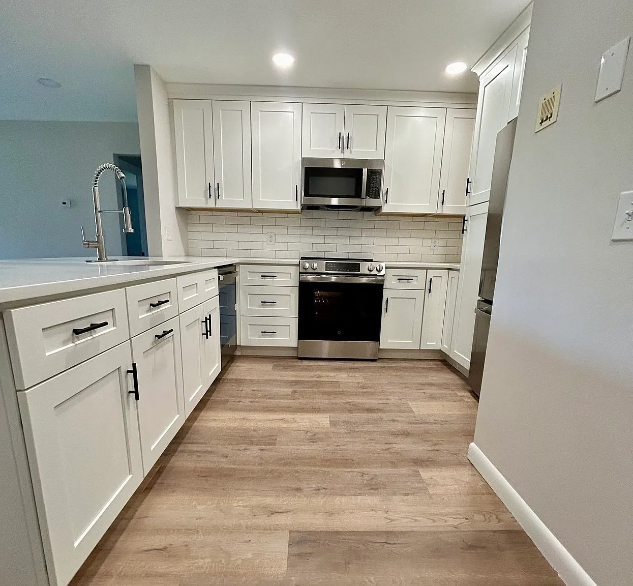2 bed, 812 sqft, $2,050 — Photo 4