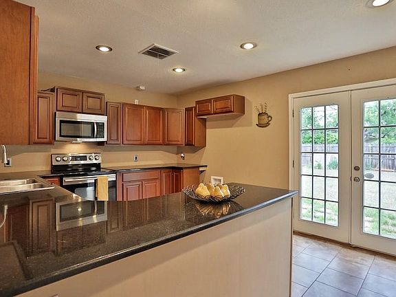 4th image of 1573 Mimosa Dr