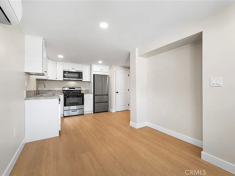 3020 E 3rd St #16 — Photo 10