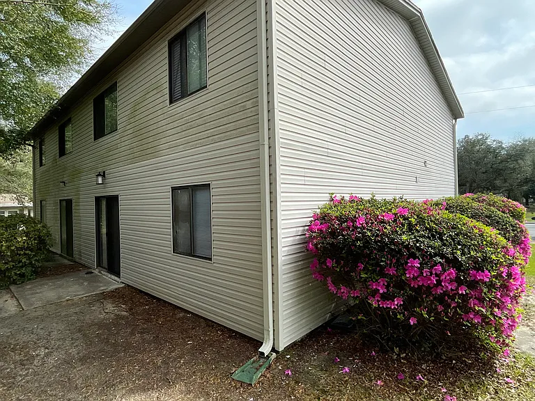 719 Green St #301 — Photo 17