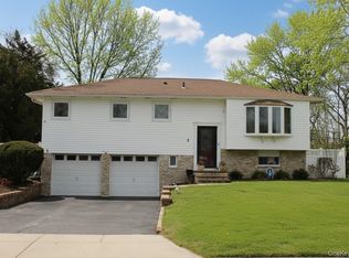 8 Mulberry Drive, Smithtown, NY 11787