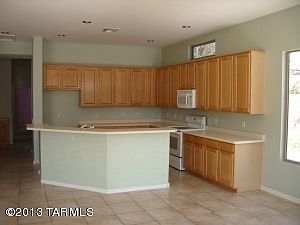 5th image of 285 W Woodburne Pl