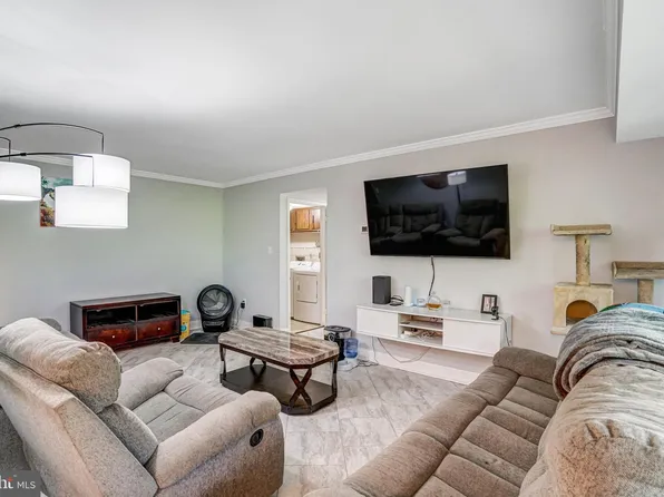 9730 Kingsbridge Dr APT 2, Fairfax, VA 22031