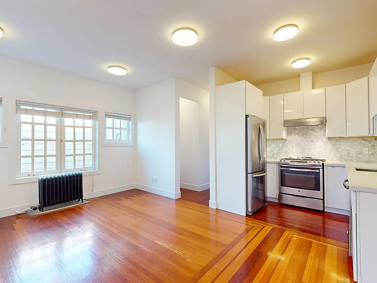 1433 Clay St #15 — Photo 3
