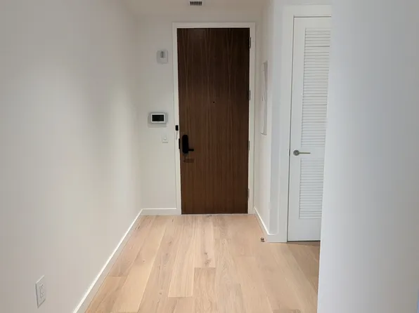 135 East 47th Street image 8 of 23