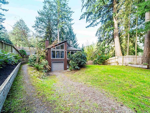 2nd image of 576 Cowan Rd