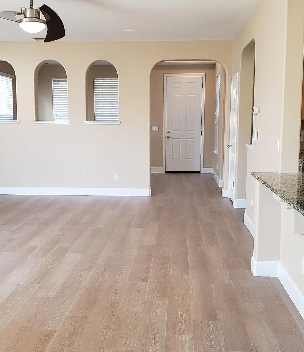 3 bed, 2.5 bath, 2206 sqft, $2,800 — Photo 2