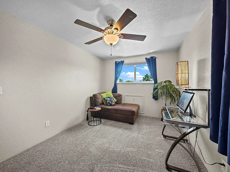 22492 Edgewater Dr — Photo 16