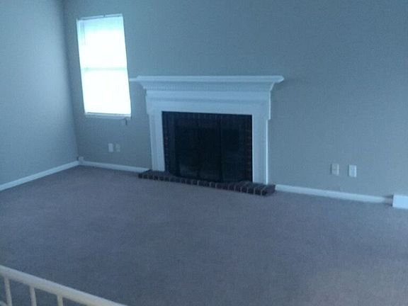 3rd image of 12918 Beacon Ave