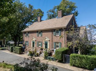 221 Alsace St, Bridgeport, CT 06604