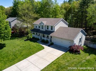 16204 Heather Ct, Spring Lake, MI 49456