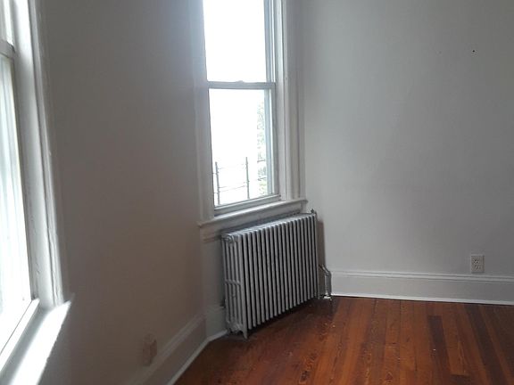 4th image of 138 Beech St