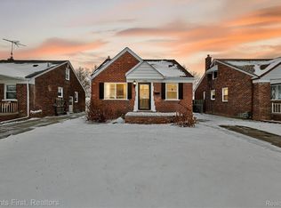 13498 Callender St, Southgate, MI 48195