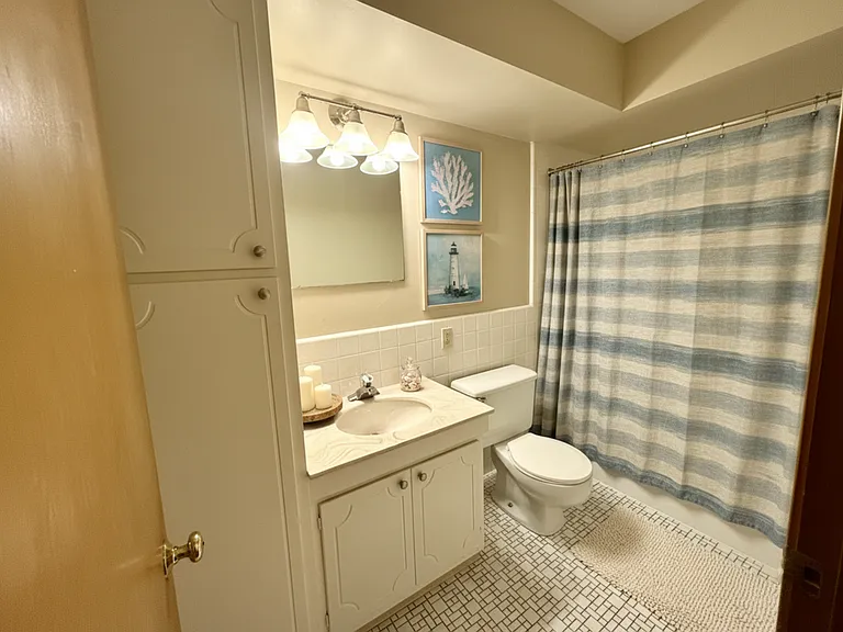 Indian Village Apartments — Photo 35