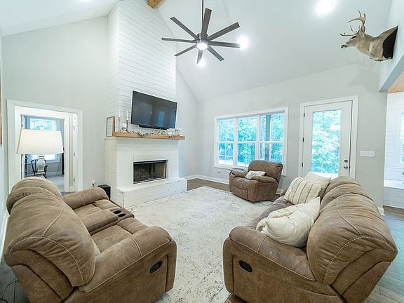 5th image of 217 Lee Road 2182
