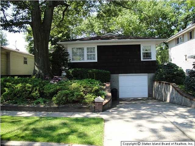 2nd image of 412 Thornycroft Ave