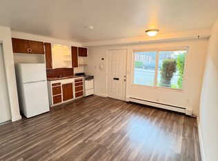 402 NW 65th St #402, Seattle, WA 98117