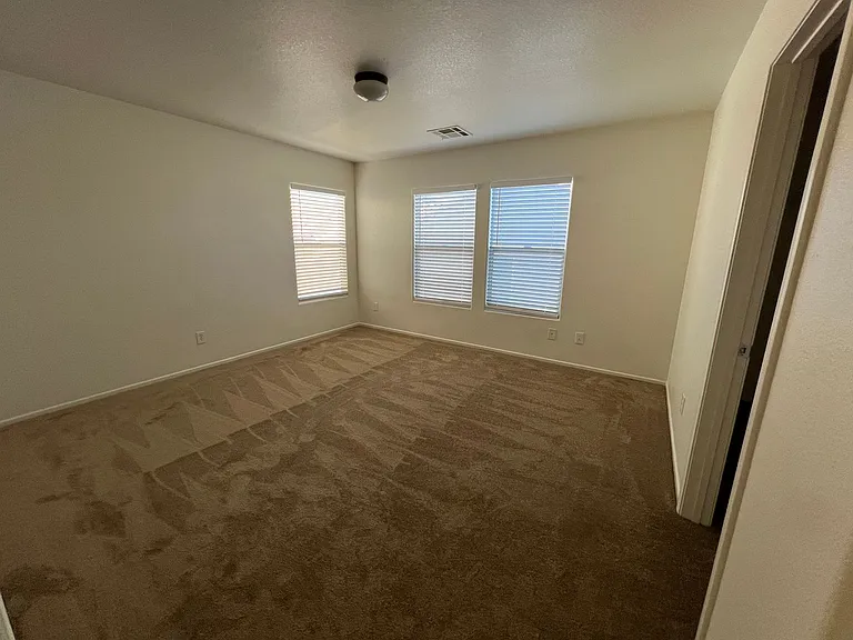 718 Thornford St — Photo 23