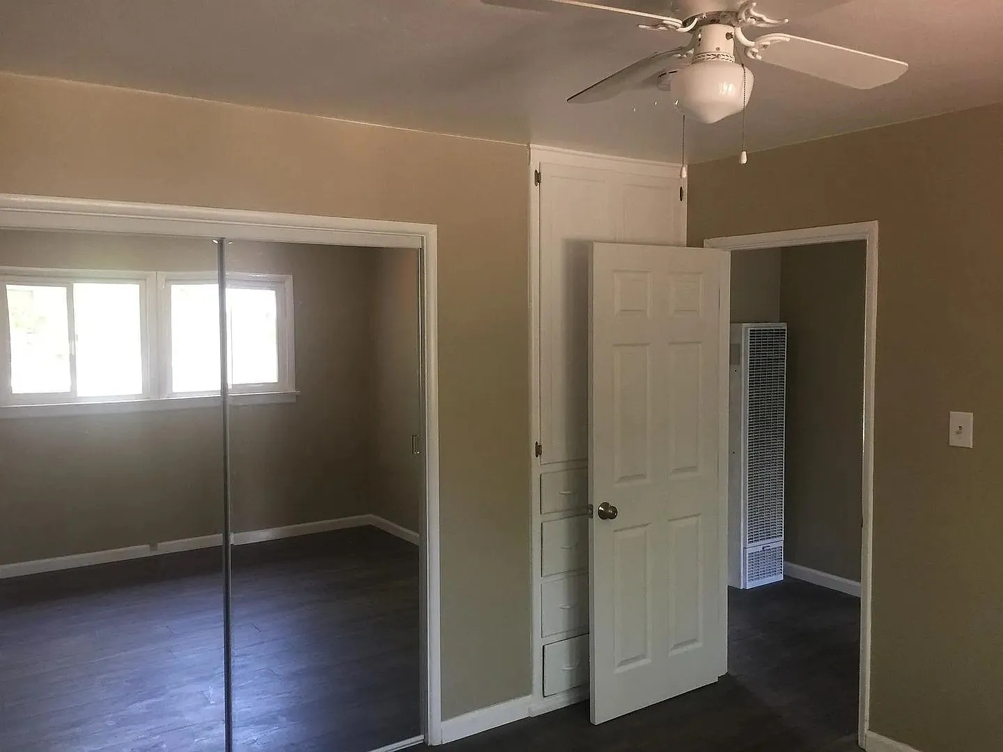 18th Street East Triplex — Photo 4