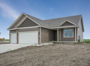 629 Lincoln St NE, Bondurant, IA 50035