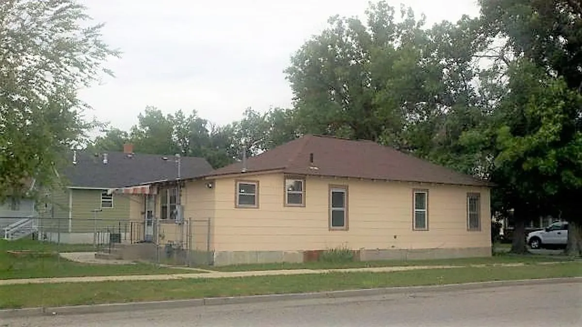 Building Photo - 420 Durland Ave