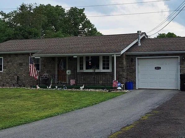 423 S Baumstown Rd, Birdsboro, PA 19508