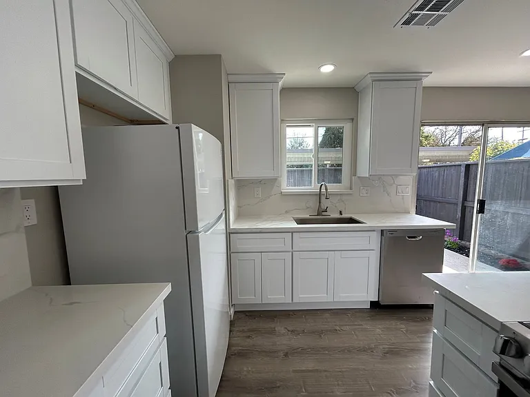 215 Floyd Ave #34 — Photo 5