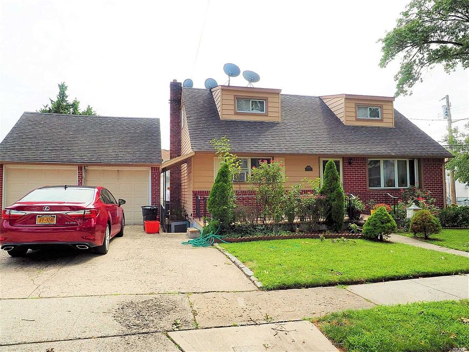 1st image of 1383 Blossom St