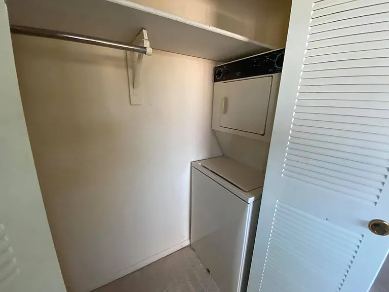 198 Joel Blvd #8 — Photo 4