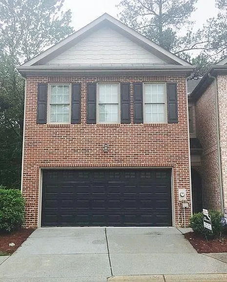 1664 Oakbrook Lake Dr — Photo 1