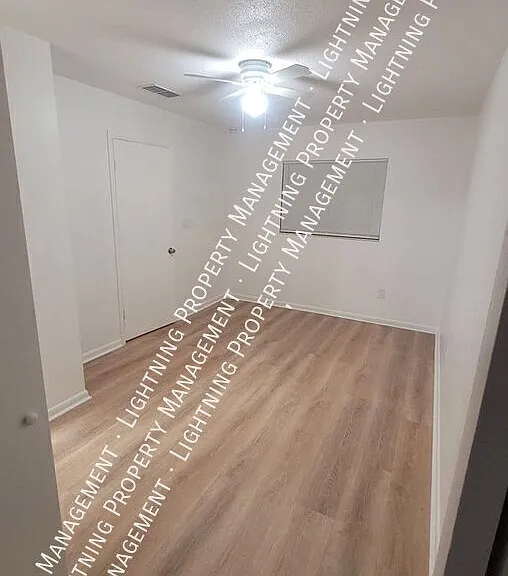 507 Duchess Ct #2 — Photo 6