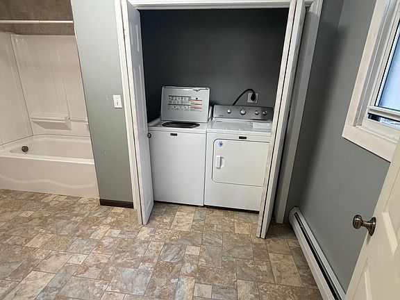 4th image of 128 Glen St Unit 1