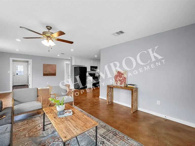 1107 Primrose Dr — Photo 11
