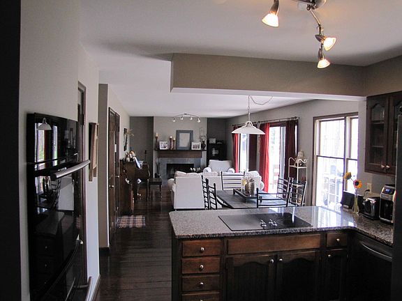 5th image of 903 Williamsburg Dr
