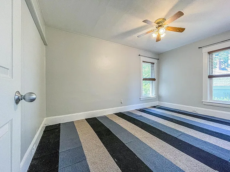 27 Brentwood St #2 — Photo 29