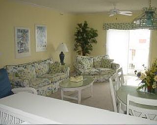 Ocean Dunes living room