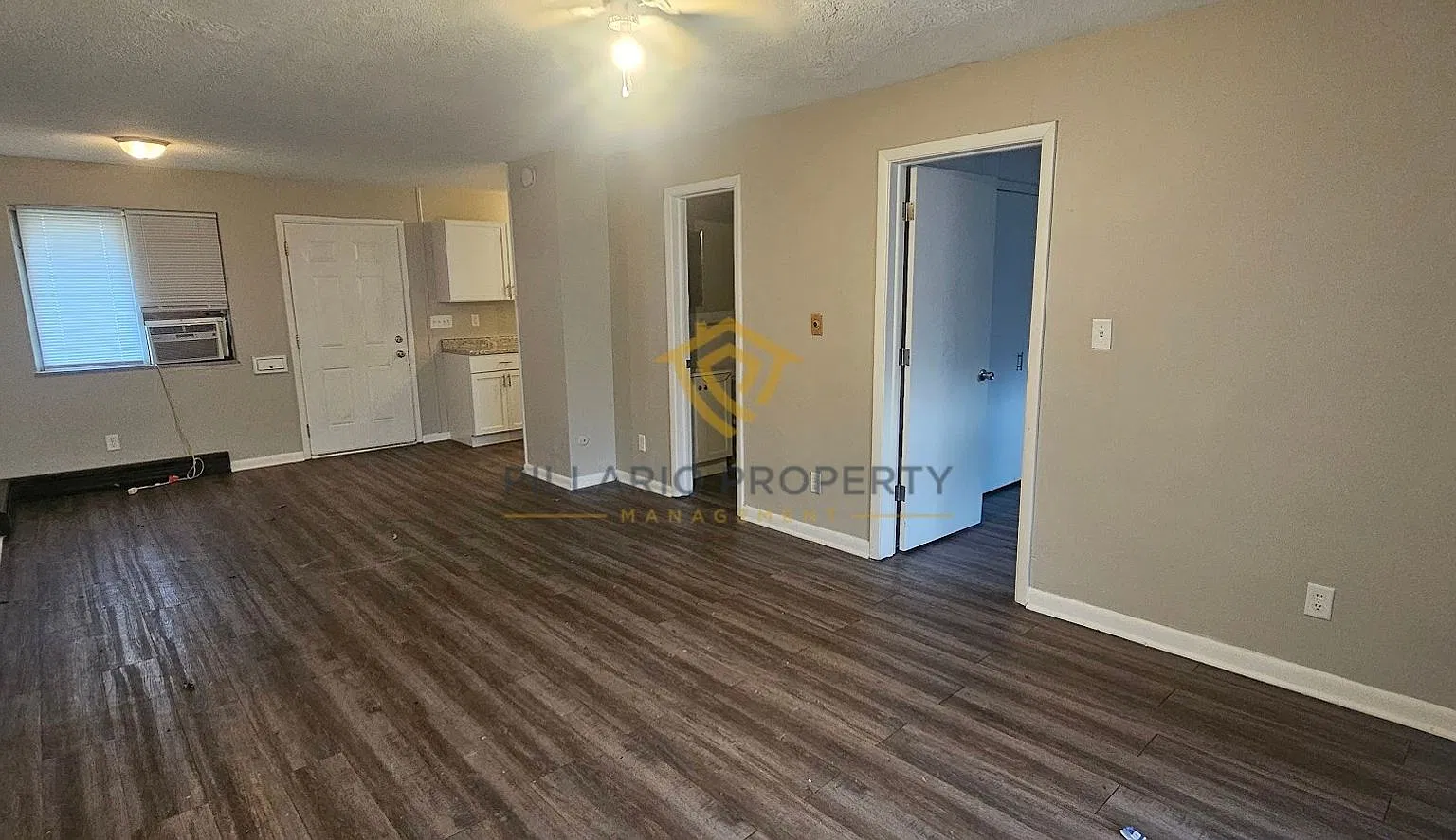 1426 Campbell Ave — Photo 4