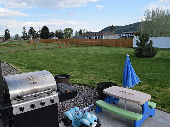 4th image of 21427 Megan Dr
