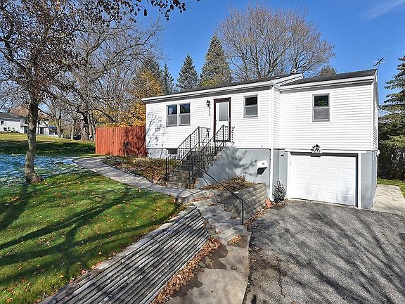 2nd image of 211 Pleasant Ave