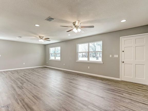 5th image of 307 Owens Acres Dr