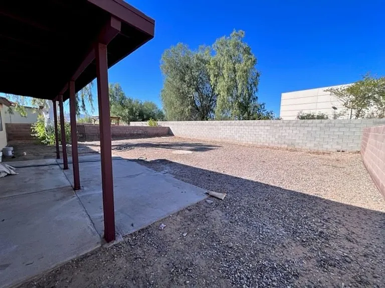 1621 Ash Ave — Photo 23