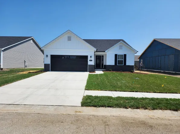 820 Topaz Ct, Mascoutah, IL 62258