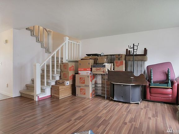3rd image of 2621 Mountain View Ave W