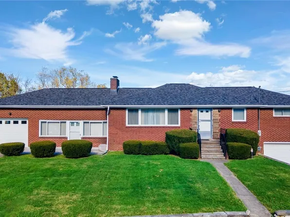 162 Locust Ln, Follansbee, WV 26037