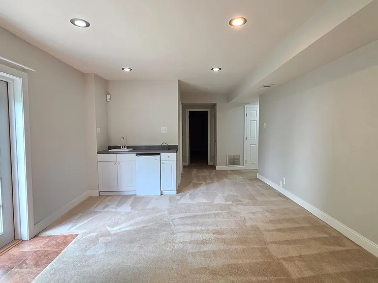 8201 Hensley Ct — Photo 27