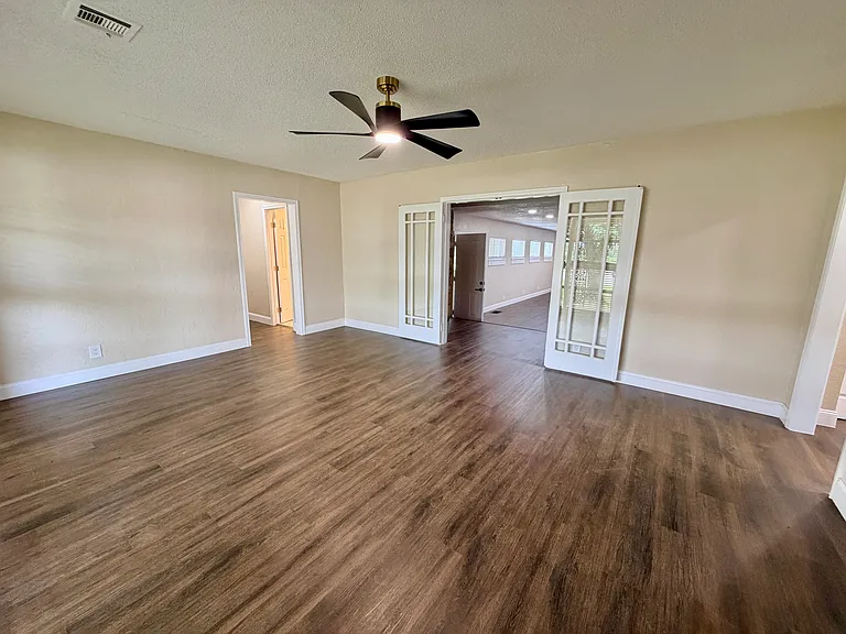 7 Terry Dr — Photo 6