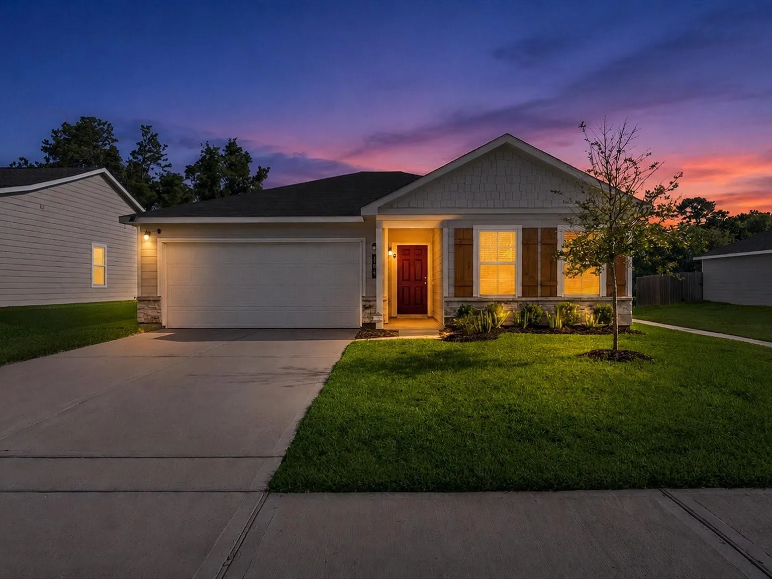 3 bed, 2.0 bath, 1411 sqft, $1,850 — Photo 2