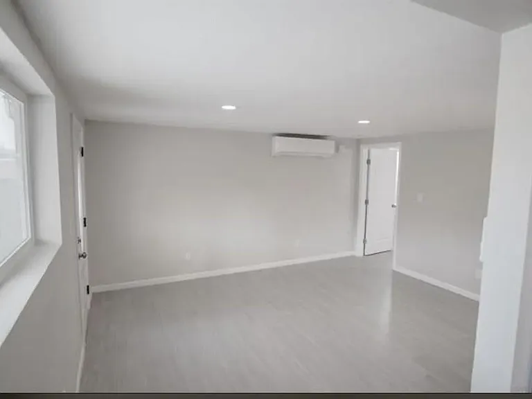 8800 Almond Rd — Photo 4