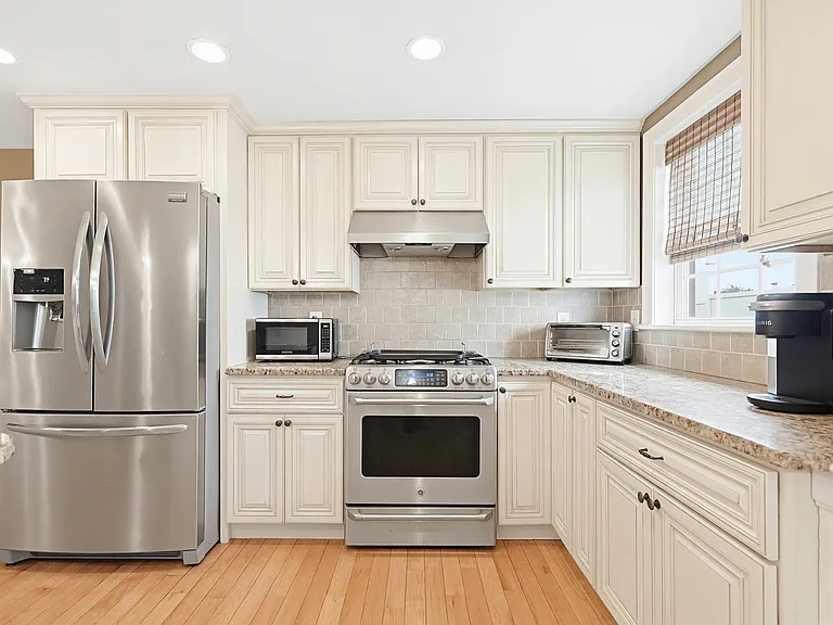 800 Washington St #2 — Photo 4